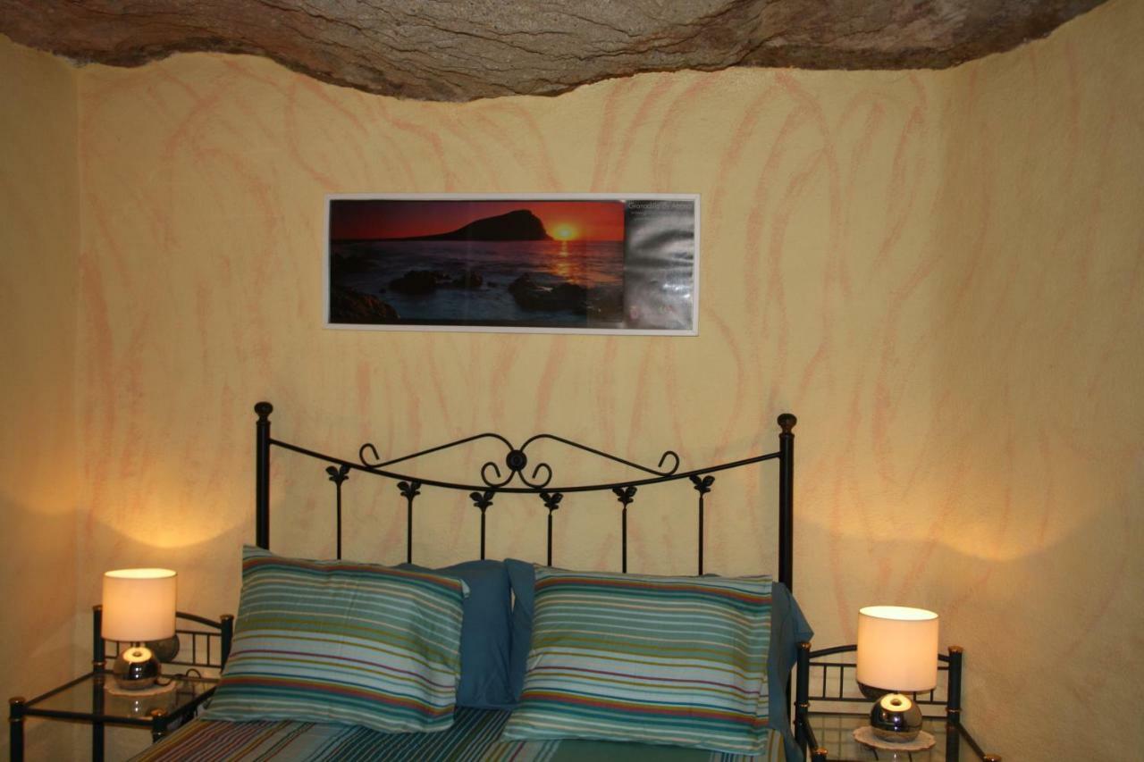 Cueva Sasha Guest House ซานมิเกลเดียโบนา ภายนอก รูปภาพ